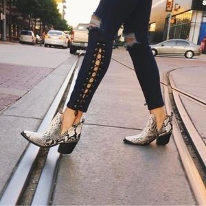 Jeffrey Campbell Cossack Western
Cutout Snake Print Leather Boot Size 8.5